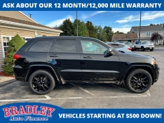 Used 2019  Jeep Grand Cherokee 4d SUV 4WD Laredo at Bradley Auto Finance near Hudson&comma; NH