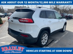 Used 2014  Jeep Cherokee 4d SUV 4WD Latitude V6 at Bradley Auto Finance near Hudson&comma; NH