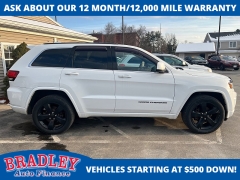 Used 2015  Jeep Grand Cherokee 4d SUV 4WD Laredo Altitude at Bradley Auto Finance near Hudson&comma; NH