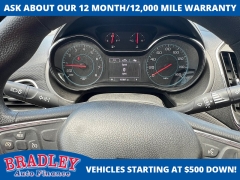 Used 2017  Chevrolet Cruze 4d Sedan LT Auto at Bradley Auto Finance near Hudson&comma; NH