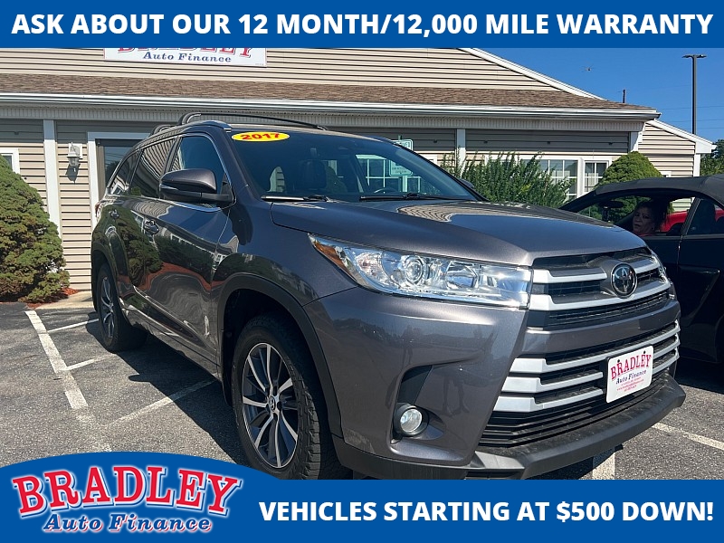 Used 2017  Toyota Highlander V6 AWD (Natl) at Bradley Auto Finance near Hudson, NH