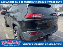 Used 2016  Jeep Cherokee 4d SUV 4WD Trailhawk V6 at Bradley Auto Finance near Hudson&comma; NH