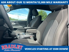Used 2023  Chrysler Pacifica Touring FWD at Bradley Auto Finance near Hudson&comma; NH