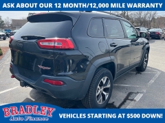 Used 2016  Jeep Cherokee 4d SUV 4WD Trailhawk V6 at Bradley Auto Finance near Hudson&comma; NH