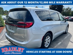 Used 2023  Chrysler Pacifica Touring FWD at Bradley Auto Finance near Hudson&comma; NH