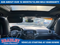 Used 2019  Jeep Grand Cherokee 4d SUV 4WD Laredo at Bradley Auto Finance near Hudson&comma; NH