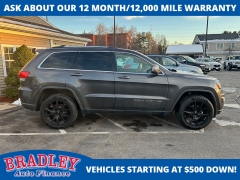 Used 2017  Jeep Grand Cherokee 4d SUV 4WD Laredo at Bradley Auto Finance near Hudson&comma; NH