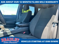 Used 2016  Jeep Grand Cherokee 4d SUV 4WD Laredo at Bradley Auto Finance near Hudson&comma; NH