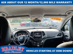 Used 2019  Jeep Cherokee Latitude Plus 4x4 at Bradley Auto Finance near Hudson&comma; NH