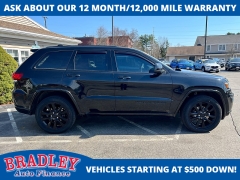 Used 2019  Jeep Grand Cherokee 4d SUV 4WD Laredo Altitude at Bradley Auto Finance near Hudson&comma; NH