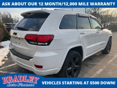 Used 2015  Jeep Grand Cherokee 4d SUV 4WD Laredo Altitude at Bradley Auto Finance near Hudson&comma; NH