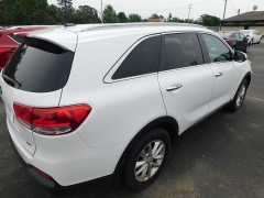 Used 2017 Kia Sorento 4d SUV AWD LX at Cities Auto Sales near Crystal, MN