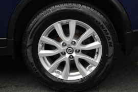 Used 2019  Nissan Rogue 4d SUV AWD SV at Warner Motors near East Orange&comma; NJ