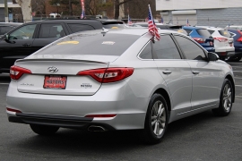 Used 2015  Hyundai Sonata 4d Sedan SE at Warner Motors near East Orange&comma; NJ