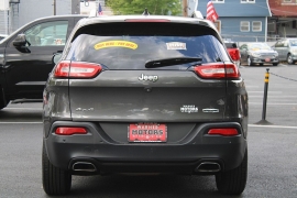 Used 2017  Jeep Cherokee 4d SUV 4WD Latitude V6 at Warner Motors near East Orange&comma; NJ
