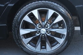 Used 2017  Nissan Sentra 4d Sedan SR at Warner Motors near East Orange, NJ