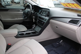 Used 2015  Hyundai Sonata 4d Sedan SE at Warner Motors near East Orange&comma; NJ