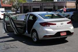 Used 2020  Hyundai Elantra 4d Sedan SEL at Warner Motors near East Orange&comma; NJ
