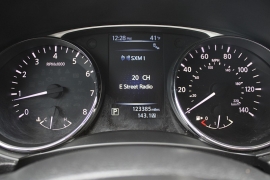 Used 2015  Nissan Rogue 4d SUV AWD SV at Warner Motors near East Orange&comma; NJ