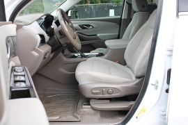 Used 2019  Chevrolet Traverse 4d SUV FWD LT Cloth w&sol;1LT at Warner Motors near East Orange&comma; NJ