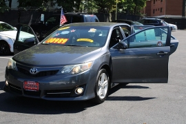 Used 2013  Toyota Camry 4d Sedan SE at Warner Motors near East Orange&comma; NJ