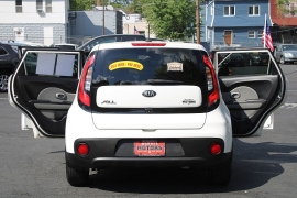 Used 2017  Kia Soul 4d Hatchback Auto at Warner Motors near East Orange&comma; NJ