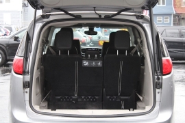 Used 2017  Chrysler Pacifica 4d Wagon Touring-L at Warner Motors near East Orange&comma; NJ