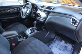 Used 2016  Nissan Rogue 4d SUV AWD SV at Warner Motors near East Orange&comma; NJ