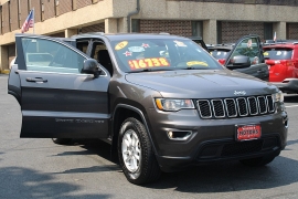 Used 2019  Jeep Grand Cherokee 4d SUV 4WD Laredo E at Warner Motors near East Orange&comma; NJ