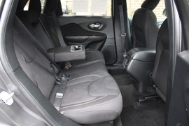 Used 2017  Jeep Cherokee 4d SUV 4WD Latitude V6 at Warner Motors near East Orange&comma; NJ