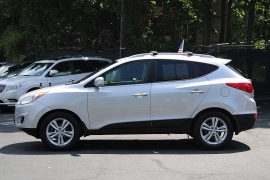 Used 2012  Hyundai Tucson 4d SUV AWD GLS at Warner Motors near East Orange&comma; NJ