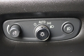 Used 2018  Chevrolet Traverse 4d SUV FWD LT Cloth w&sol;1LT at Warner Motors near East Orange&comma; NJ