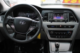 Used 2015  Hyundai Sonata 4d Sedan SE at Warner Motors near East Orange&comma; NJ