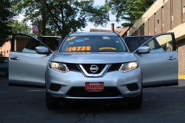 Used 2015  Nissan Rogue 4d SUV AWD SV at Warner Motors near East Orange&comma; NJ