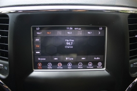 Used 2019  Jeep Grand Cherokee 4d SUV 4WD Laredo E at Warner Motors near East Orange&comma; NJ