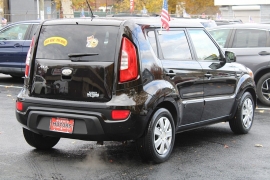 Used 2012  Kia Soul 4d Hatchback Base Auto at Warner Motors near East Orange, NJ