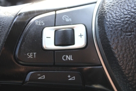 Used 2015  Volkswagen Jetta 4d Sedan SE Auto at Warner Motors near East Orange&comma; NJ