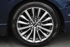 Used 2017  Lincoln MKZ 4d Sedan AWD Premiere at Warner Motors near East Orange&comma; NJ