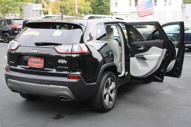 Used 2019 Jeep Cherokee 4d SUV 4WD Limited 3.2L at Warner Motors near East Orange, NJ