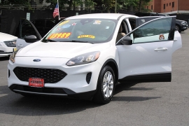 Used 2022  Ford Escape SE FWD at Warner Motors near East Orange&comma; NJ
