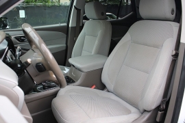 Used 2019  Chevrolet Traverse 4d SUV FWD LT Cloth w&sol;1LT at Warner Motors near East Orange&comma; NJ