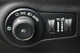 Used 2019  Jeep Compass 4d SUV 4WD Latitude at Warner Motors near East Orange&comma; NJ