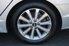 Used 2017  Hyundai Sonata 4d Sedan Limited at Warner Motors near East Orange&comma; NJ