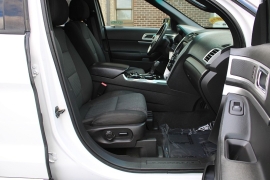 Used 2013  Ford Explorer 4d SUV 4WD XLT at Warner Motors near East Orange, NJ