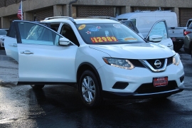 Used 2016  Nissan Rogue 4d SUV AWD SV at Warner Motors near East Orange&comma; NJ