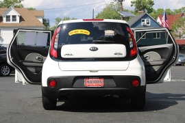 Used 2017  Kia Soul 4d Hatchback Auto at Warner Motors near East Orange&comma; NJ