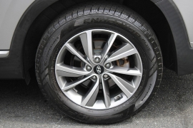 Used 2020  Hyundai Santa Fe 4d SUV AWD SEL 2&period;4L at Warner Motors near East Orange&comma; NJ