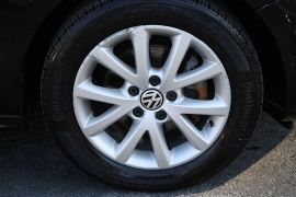 Used 2015  Volkswagen Jetta 4d Sedan SE Auto at Warner Motors near East Orange&comma; NJ