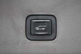 Used 2019  Chevrolet Traverse 4d SUV FWD LT Cloth w&sol;1LT at Warner Motors near East Orange&comma; NJ