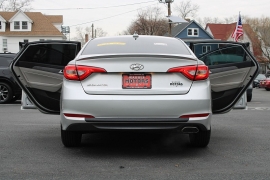 Used 2015  Hyundai Sonata 4d Sedan SE at Warner Motors near East Orange&comma; NJ
